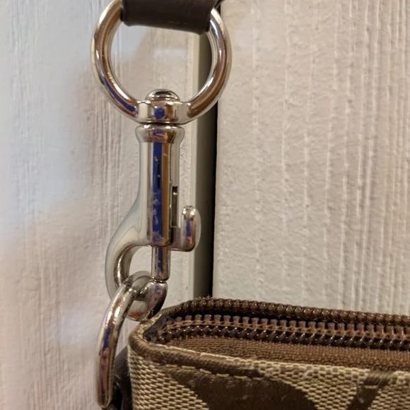 Coach Cross Body Bag - Picture 3 of 7